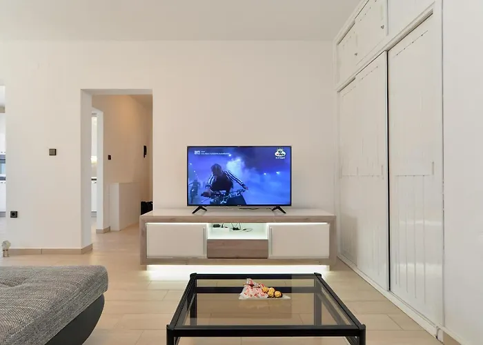 House 2080 Holiday home Pula