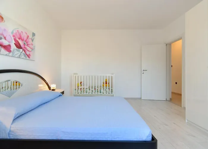 House 2080 * Pula