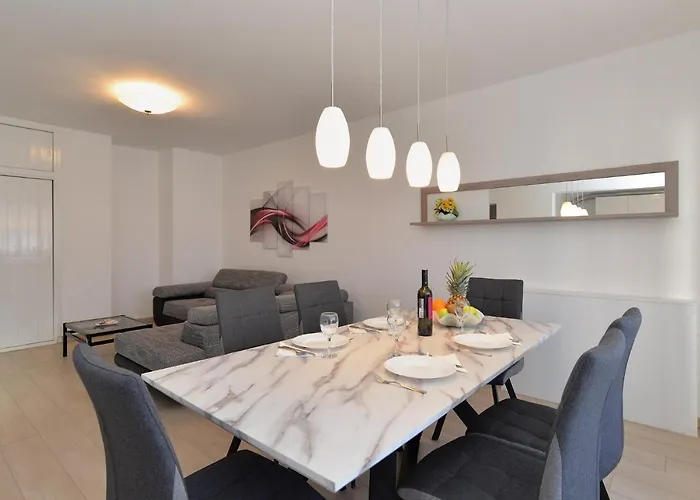 House 2080 בית נופש פולה