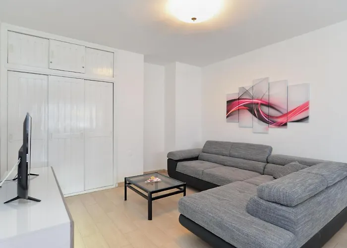 בית נופש House 2080 פולה