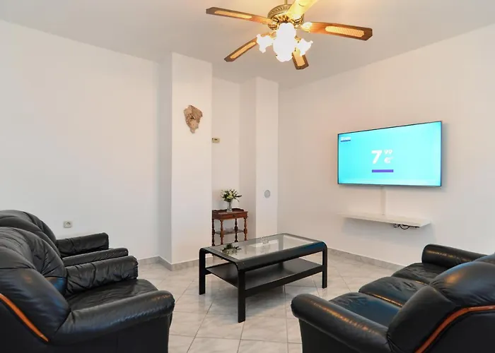 House 2080 בית נופש פולה