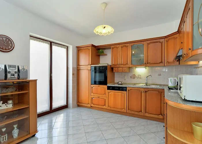 בית נופש House 2080 *