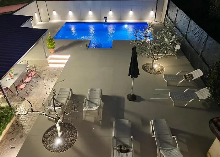 Сasa de vacaciones House 2080 *