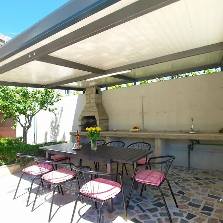 Semesterbostad House 2080 *