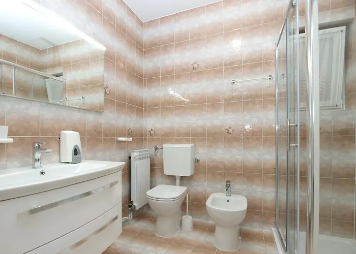 House 2080 * Pula