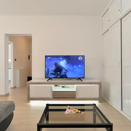 House 2080 펜션 풀라